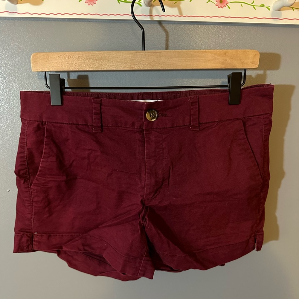 Old Navy Everyday Short Mid-Rise Maroon Shorts